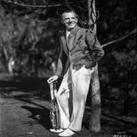 Fred Astaire postavljen u White hlače