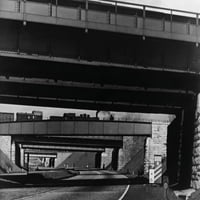 Vlak koji prolazi preko jednog od niza SI mosta na njemačkom Autobahnu. Ca. 1938. LC-USZ62- istorija